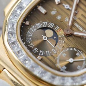 ĐỒNG HỒ PATEK PHILIPPE NAUTILUS 5724 CHẾ TÁC MOISSANITE BỌC VÀNG 18K PPF 40MM