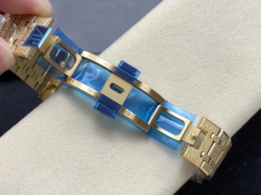 DONG HO AUDEMARS PIGUET ROYAL OAK 26240 REPLICA 11 FROSTED GOLD MAT SO VANG DEN APS FACTORY 41MM 1