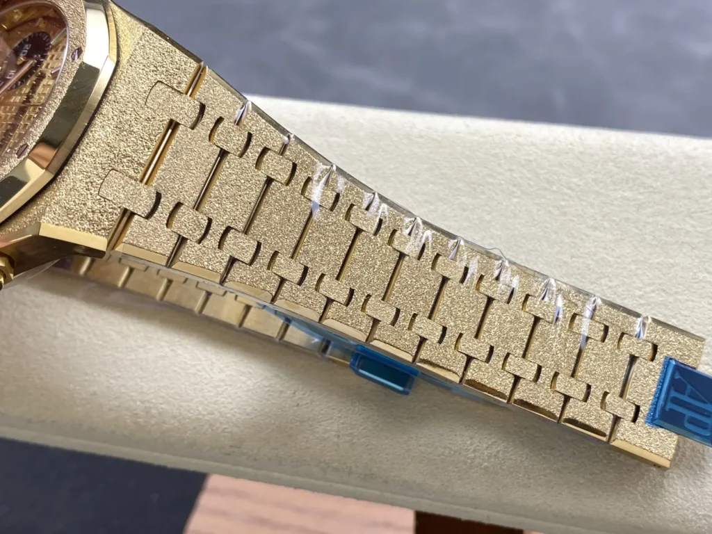 DONG HO AUDEMARS PIGUET ROYAL OAK 26240 REPLICA 11 FROSTED GOLD MAT SO VANG DEN APS FACTORY 41MM 3