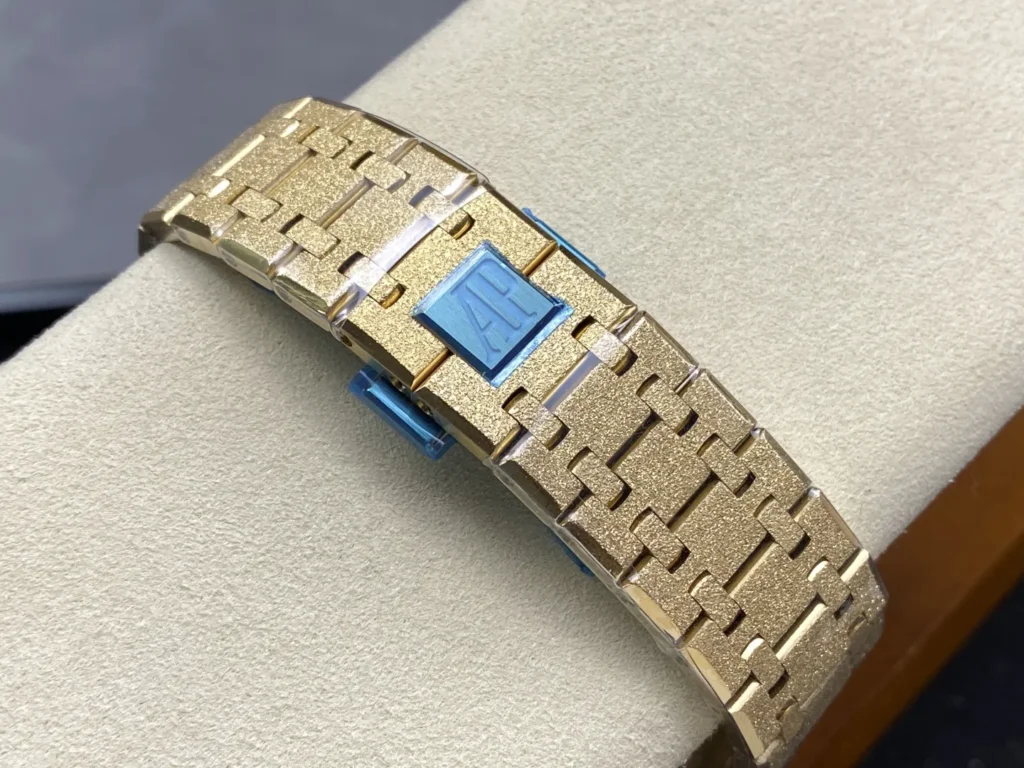 DONG HO AUDEMARS PIGUET ROYAL OAK 26240 REPLICA 11 FROSTED GOLD MAT SO VANG DEN APS FACTORY 41MM 4
