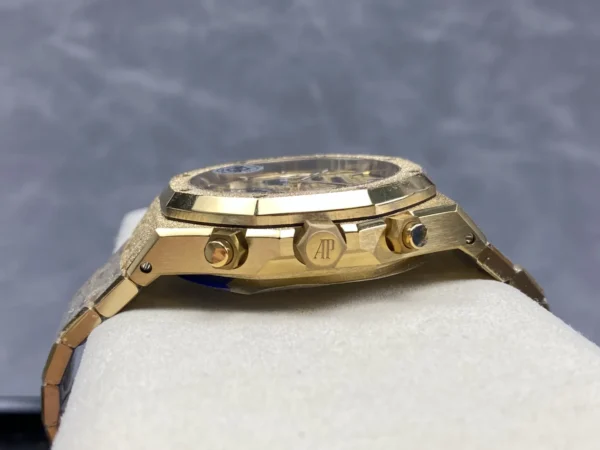 DONG HO AUDEMARS PIGUET ROYAL OAK 26240 REPLICA 11 FROSTED GOLD MAT SO VANG DEN APS FACTORY 41MM 5
