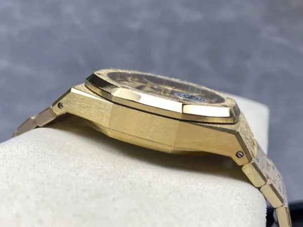 DONG HO AUDEMARS PIGUET ROYAL OAK 26240 REPLICA 11 FROSTED GOLD MAT SO VANG DEN APS FACTORY 41MM 6