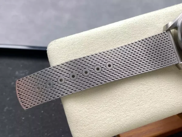 DONG HO OMEGA SEAMASTER JAMES BOND 007 NO TIME TO DIE CHE TAC CAO CAP TITANIUM VS FACTORY 42MM 2