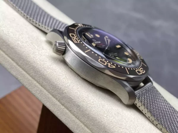 DONG HO OMEGA SEAMASTER JAMES BOND 007 NO TIME TO DIE CHE TAC CAO CAP TITANIUM VS FACTORY 42MM 8