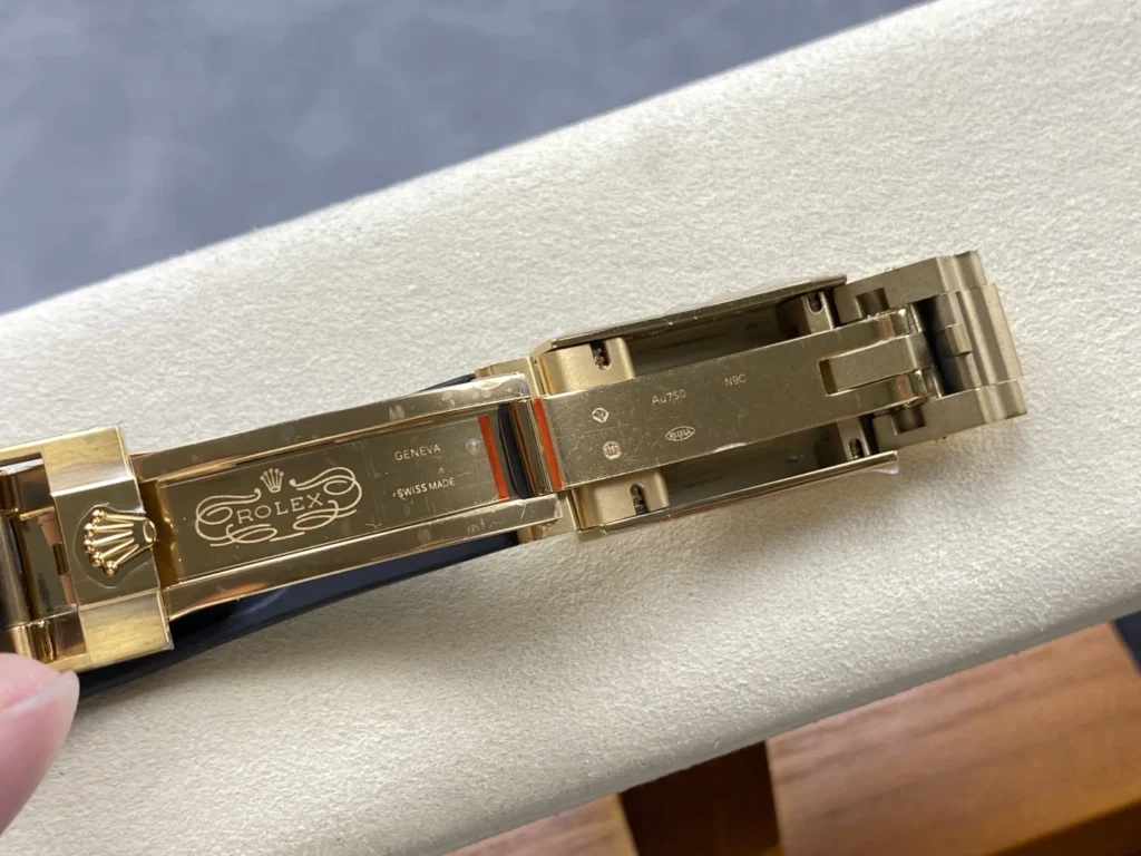 DONG HO ROLEX DAYTONA M126518LN REPLICA MAT XANH 3