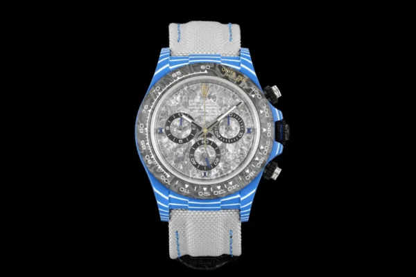 DONG HO ROLEX DIW DAYTONA REPLICA 11 VO CARBON XANH MAT SO XAM DAY VAI DIW FACTORY 40MM 1
