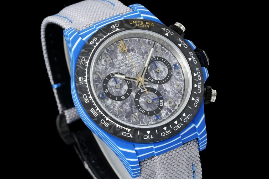 DONG HO ROLEX DIW DAYTONA REPLICA 11 VO CARBON XANH MAT SO XAM DAY VAI DIW FACTORY 40MM 9
