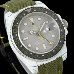 DONG HO ROLEX DIW GMT MASTER II REP 11 VO CARBON FIBER MAT SO XAM DAY VAI DIW FACTORY 40MM 9