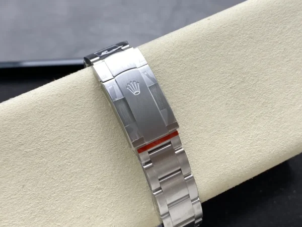 DONG HO ROLEX OYSTER PERPETUAL M124300 0002 REPLICA CAO CAP MAT SO MAU DEN 36 42MM 2
