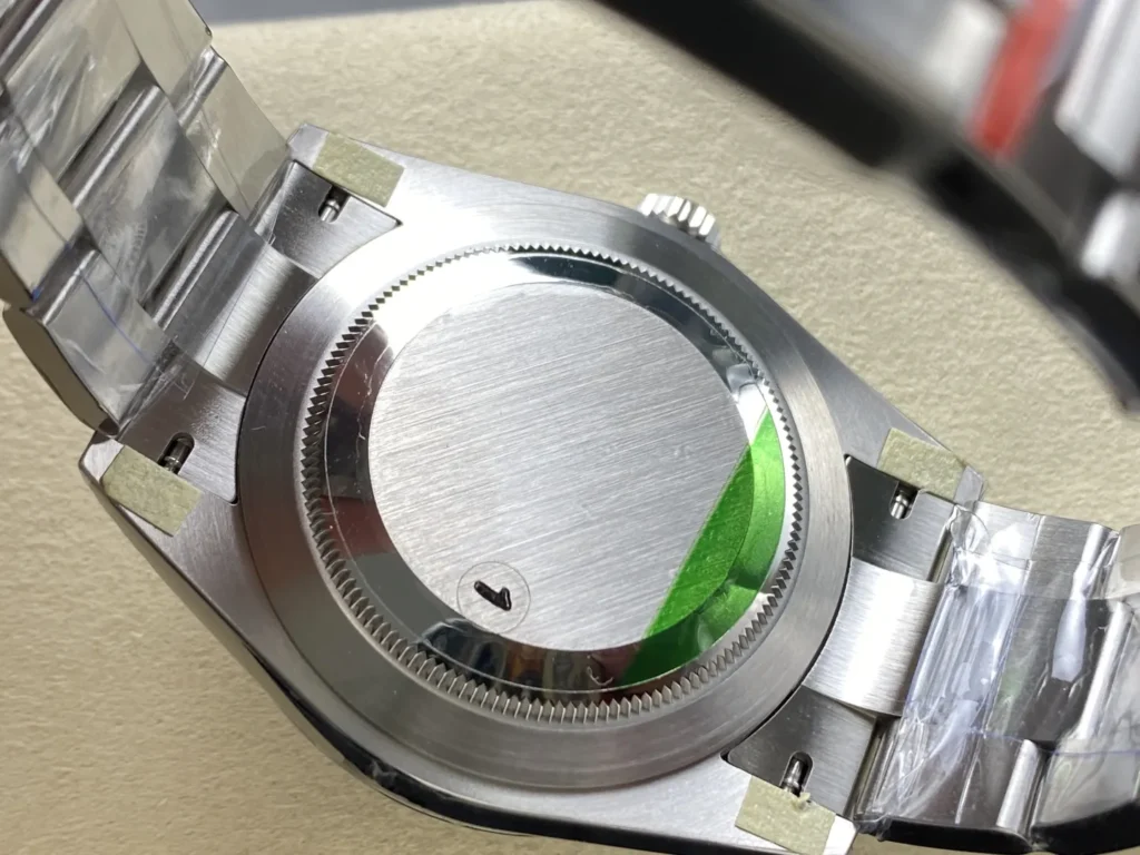DONG HO ROLEX OYSTER PERPETUAL M124300 0002 REPLICA CAO CAP MAT SO MAU DEN 36 42MM 3