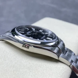 DONG HO ROLEX OYSTER PERPETUAL M124300 0002 REPLICA CAO CAP MAT SO MAU DEN 36 42MM 5