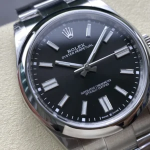 DONG HO ROLEX OYSTER PERPETUAL M124300 0002 REPLICA CAO CAP MAT SO MAU DEN 36 42MM 6