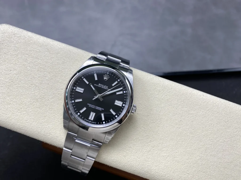 DONG HO ROLEX OYSTER PERPETUAL M124300 0002 REPLICA CAO CAP MAT SO MAU DEN 36 42MM 9