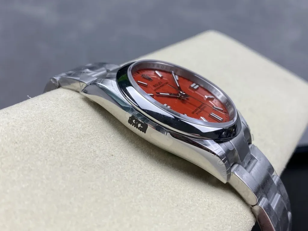 DONG HO ROLEX OYSTER PERPETUAL M124300 0007 REPLICA CAO CAP MAT SO MAU DO VS FACTORY 36MM 5