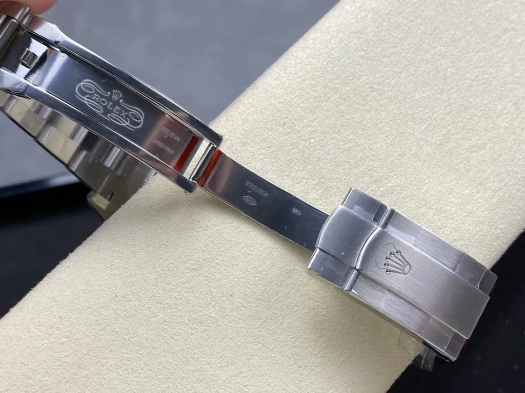 DONG HO ROLEX OYSTER PERPETUAL M124300 0007 REPLICA CAO CAP MAT SO MAU DO VS FACTORY 42MM 2