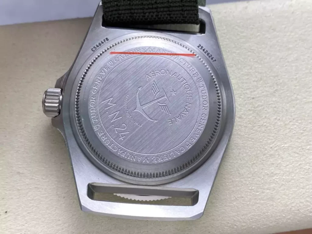 DONG HO TUDOR PELAGOS GMT REPLICA 11 VO TITANIUM MAT SO MAU DEN DAY VAI 42MM 2