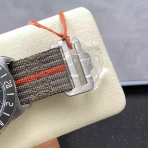 DONG HO TUDOR PELAGOS GMT REPLICA 11 VO TITANIUM MAT SO MAU DEN DAY VAI 42MM 5