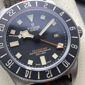 DONG HO TUDOR PELAGOS GMT REPLICA 11 VO TITANIUM MAT SO MAU DEN DAY VAI 42MM 9