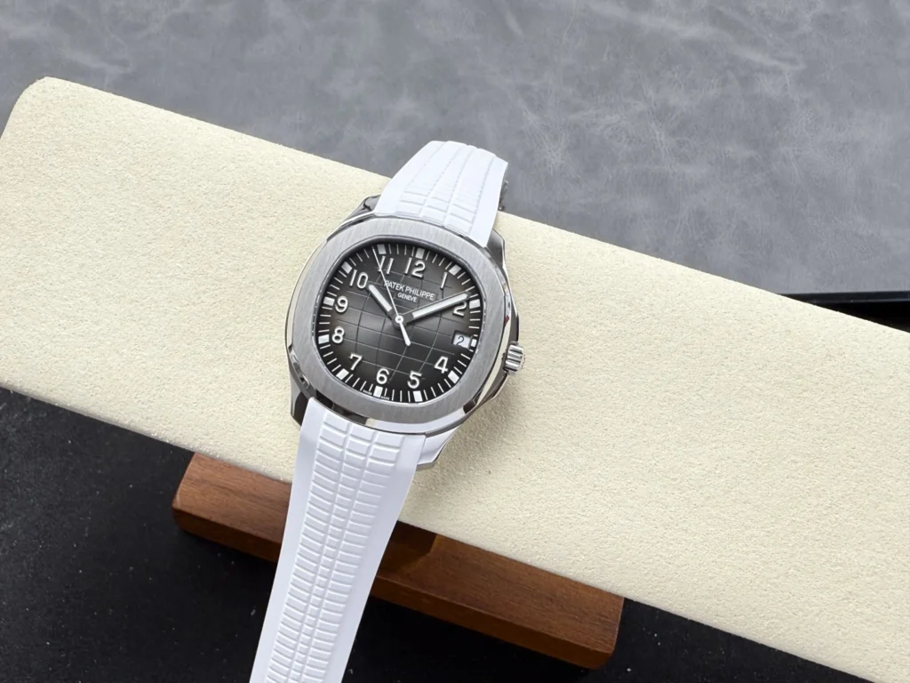 DONG HO PATEK PHILIPPE AQUANAUT 5167 CHE TAC MAT XAM TINH CHINH DAY CAO SU TRANG AUTOMATIC 40MM 13