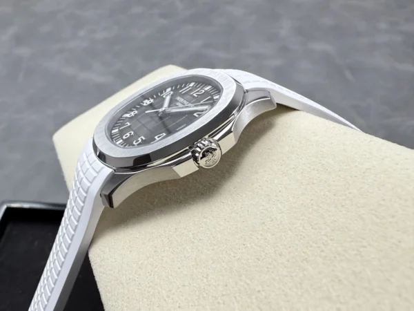 DONG HO PATEK PHILIPPE AQUANAUT 5167 CHE TAC MAT XAM TINH CHINH DAY CAO SU TRANG AUTOMATIC 40MM 8