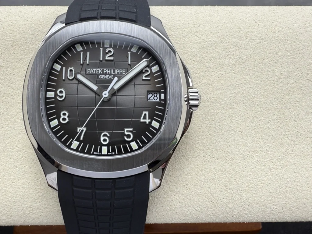DONG HO PATEK PHILIPPE AQUANAUT 5167 REPLICA 11 MAT XAM TINH CHINH DAY CAO SU DEN 40MM 1