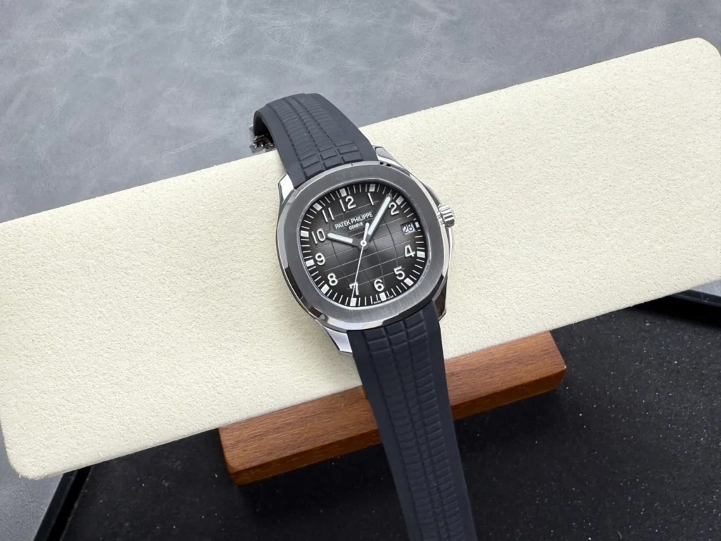 DONG HO PATEK PHILIPPE AQUANAUT 5167 REPLICA 11 MAT XAM TINH CHINH DAY CAO SU DEN 40MM 11