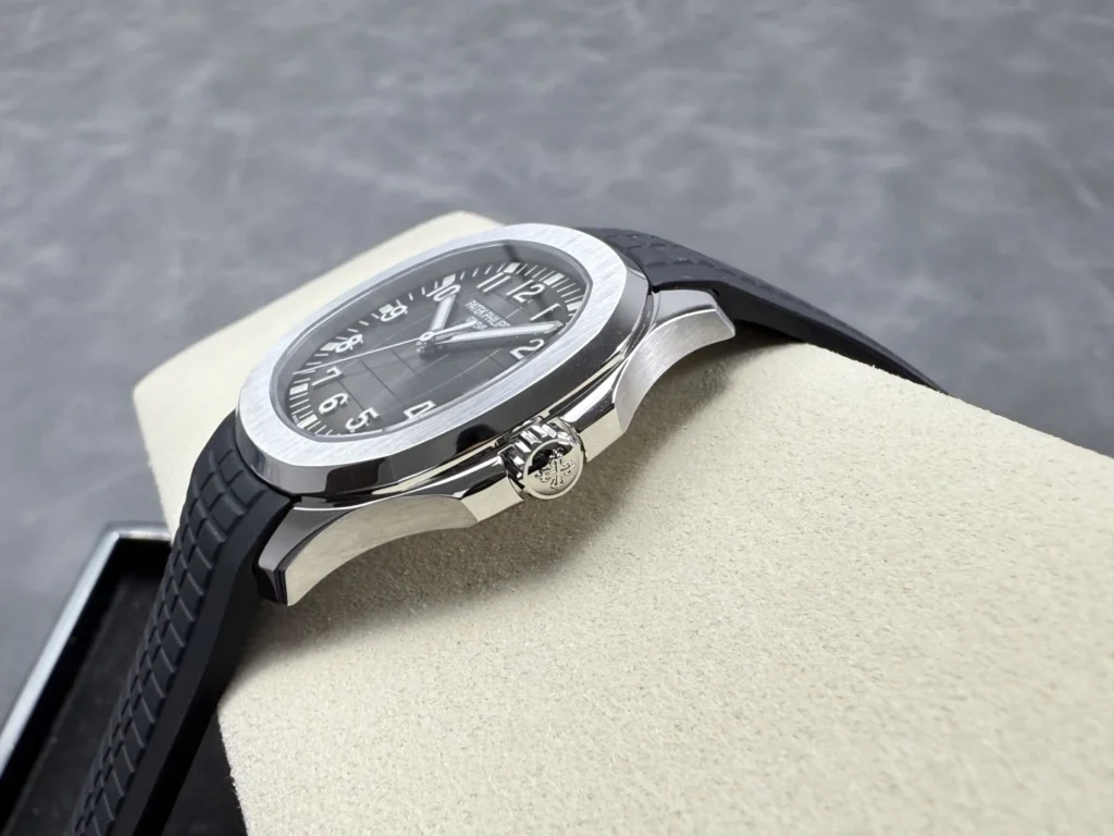 DONG HO PATEK PHILIPPE AQUANAUT 5167 REPLICA 11 MAT XAM TINH CHINH DAY CAO SU DEN 40MM 7