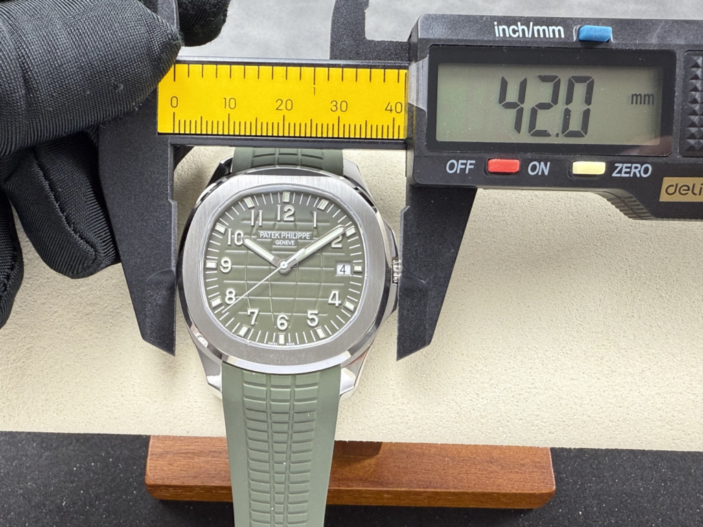 DONG HO PATEK PHILIPPE AQUANAUT 5168G CHE TAC CAO CAP MAT XANH LA TINH CHINH DAY CAO SU 42MM 2