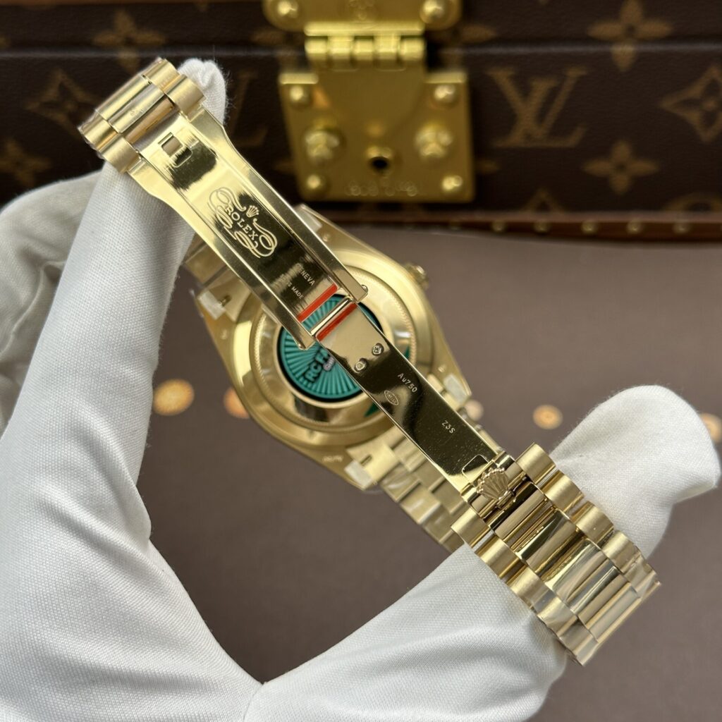 ROLEX DAY DATE M128238 0130 BEST REPLICA WATCHES GOLD PLATE GREEN DIAL BAGUETTE HOURS MOVEMENT CALIBRE 3255 SUPER CLONE RC FACTORY 40MM 1 1